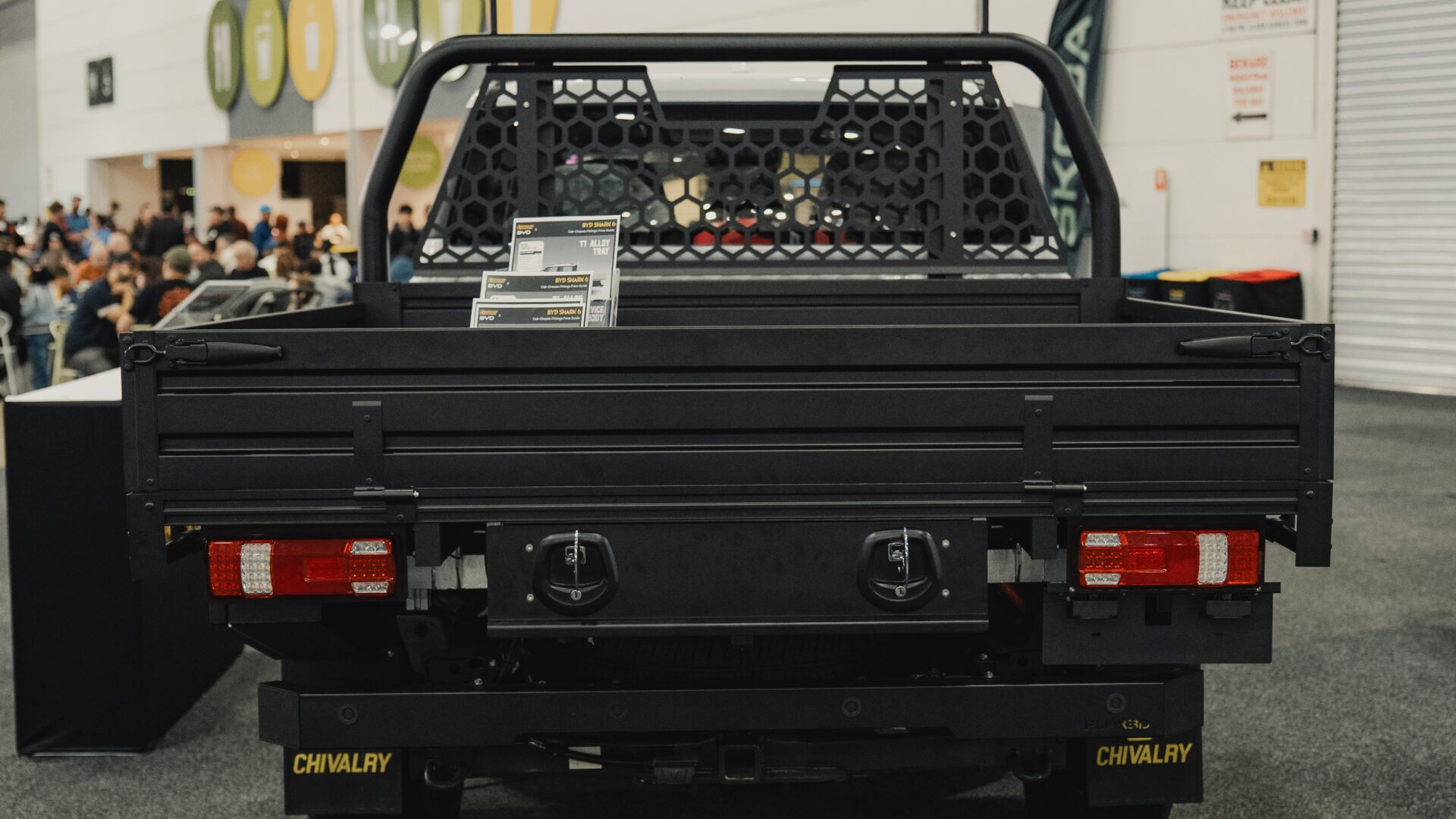 L&G Chivalry fitted ute canopy and tray setup